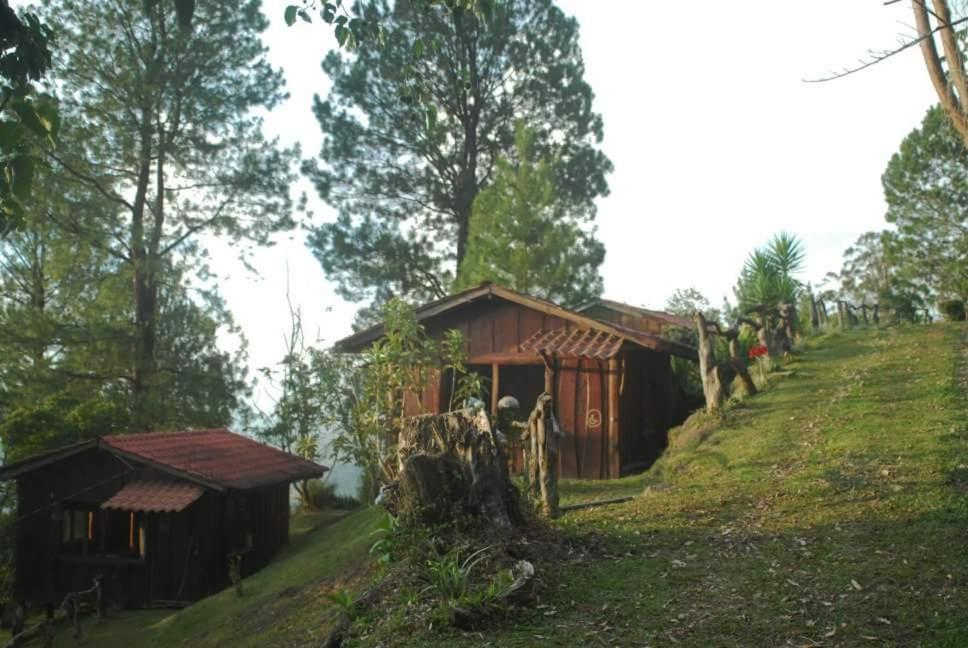 Cabanas Don Camilo Albergue De Montana Cabecera de Canas Esterno foto